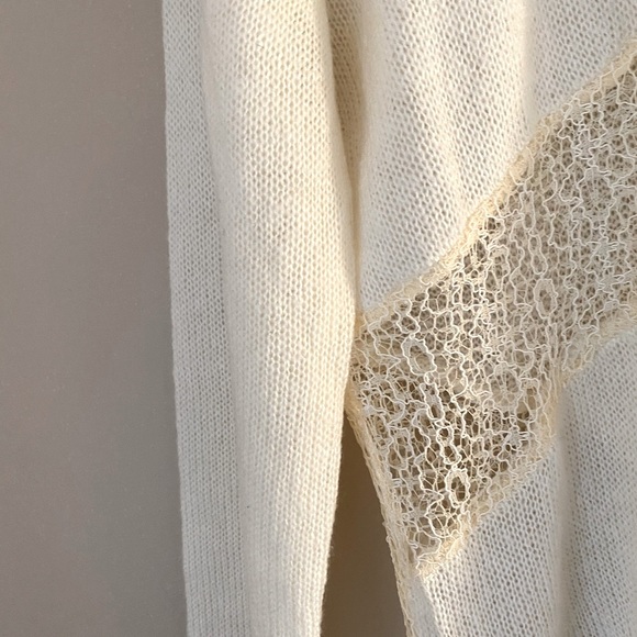 New Lace Detail Pullover Knit Sweater - Picture 6 of 9